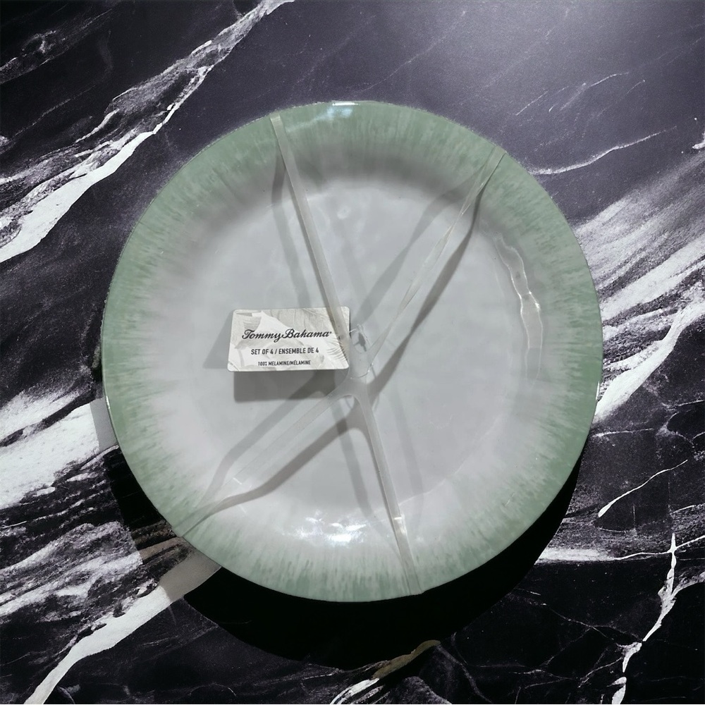 Tommy Bahama Melamine White & Green Watercolor 4 Round Dinner Plates 10.5” NIP